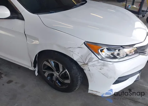 2017 Honda Accord Lx z USA, uszkodzony, nr VIN 1HGCR2F36HA185873